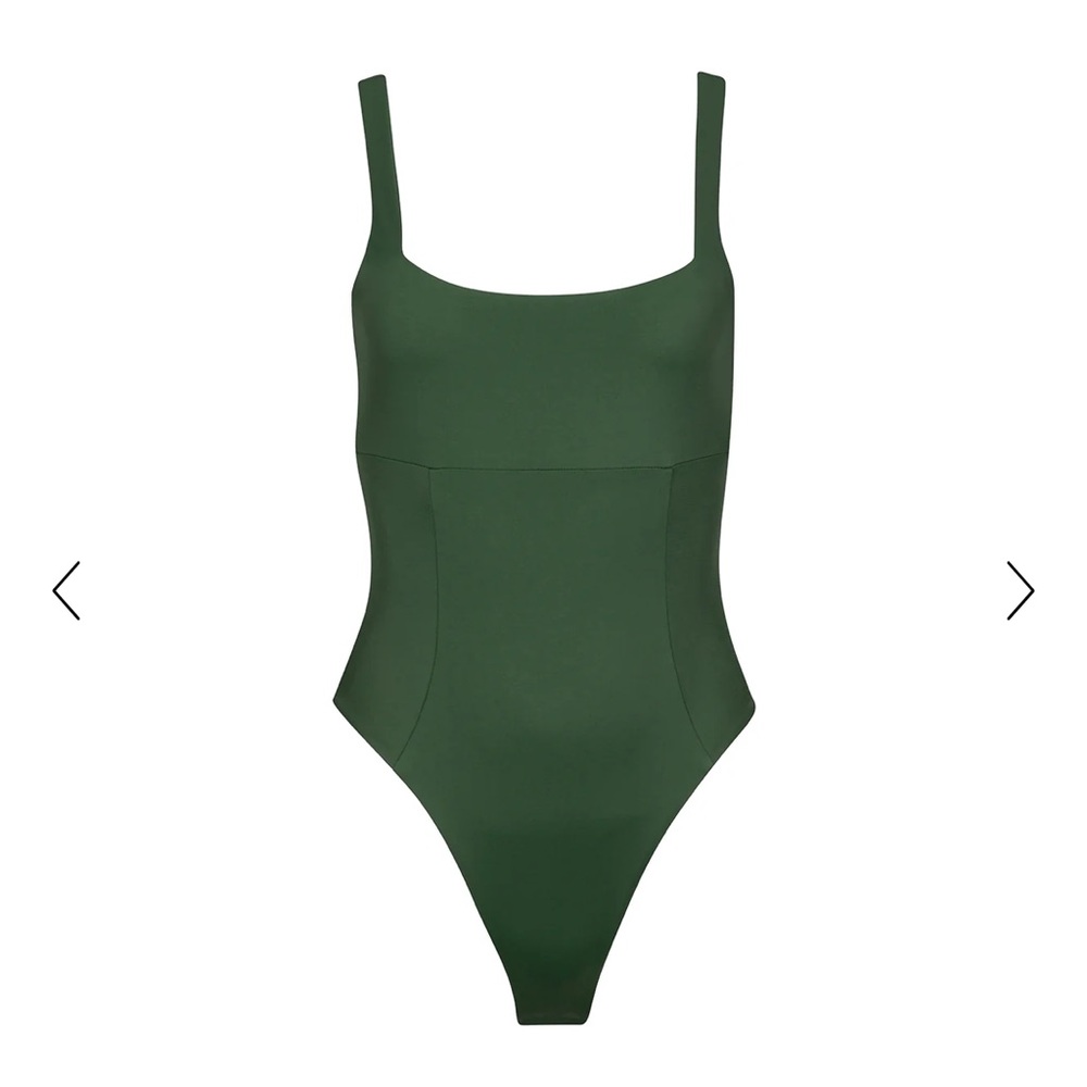 Dos Gardenias one piece